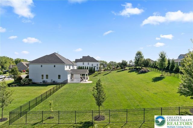 4350 Saratoga Drive, Lower Nazareth Twp, PA 18020