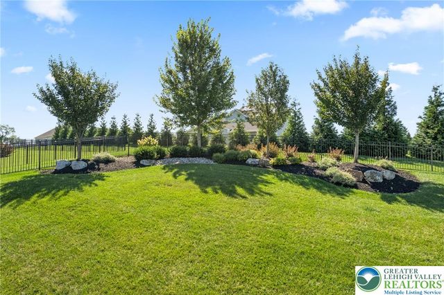 4350 Saratoga Drive, Lower Nazareth Twp, PA 18020