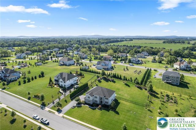 4350 Saratoga Drive, Lower Nazareth Twp, PA 18020