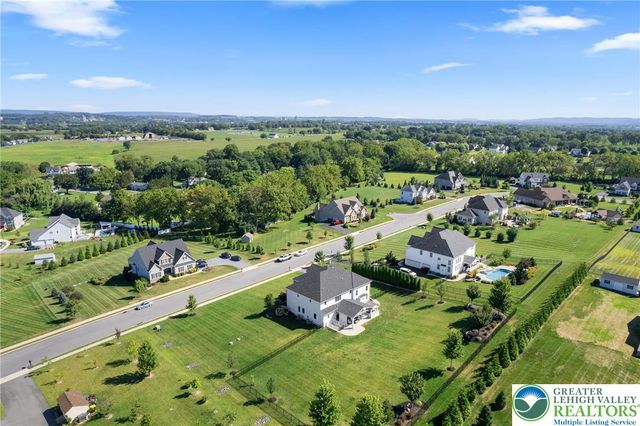 4350 Saratoga Drive, Lower Nazareth Twp, PA 18020