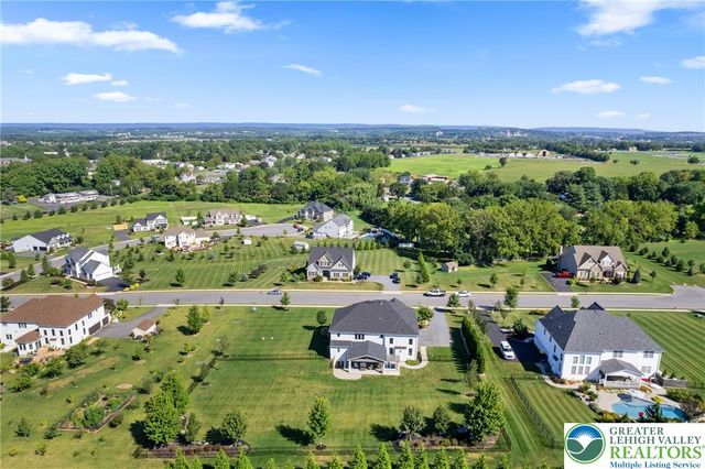 4350 Saratoga Drive, Lower Nazareth Twp, PA 18020