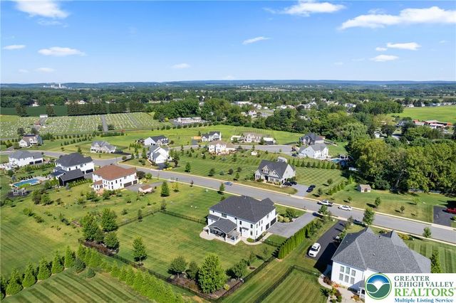 4350 Saratoga Drive, Lower Nazareth Twp, PA 18020