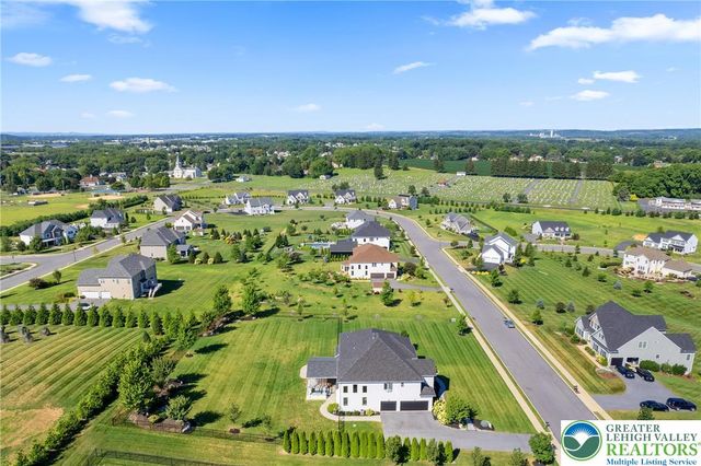 4350 Saratoga Drive, Lower Nazareth Twp, PA 18020