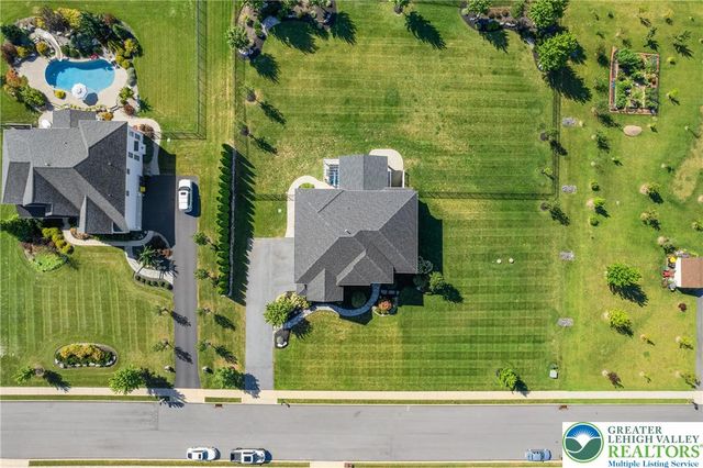 4350 Saratoga Drive, Lower Nazareth Twp, PA 18020