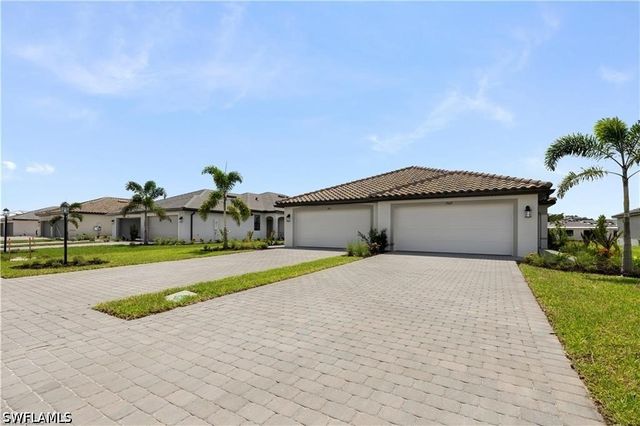 19749 Hinkley DR, Estero, FL 33928
