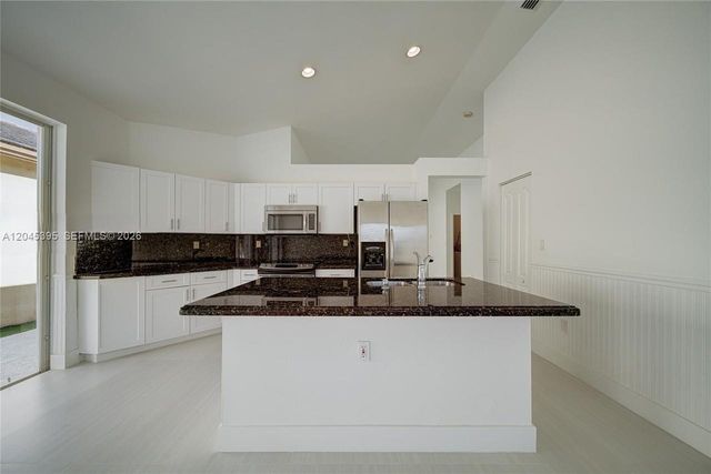 2924 NW 99th Place, Doral, FL 33172