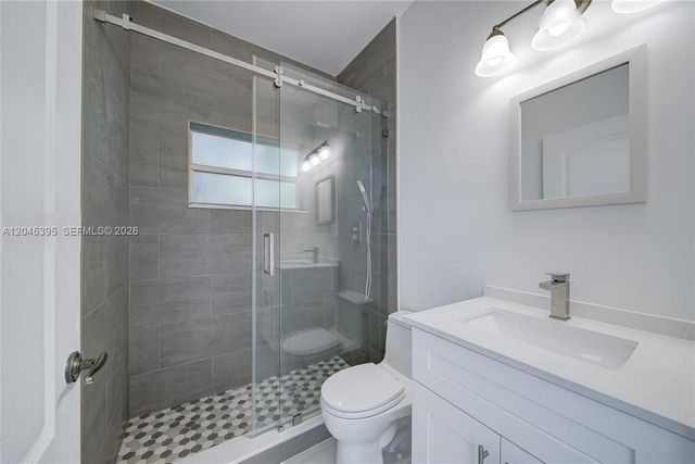 2924 NW 99th Place, Doral, FL 33172