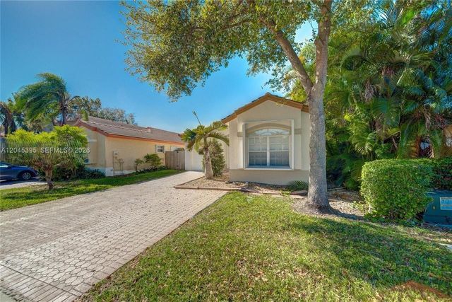2924 NW 99th Place, Doral, FL 33172