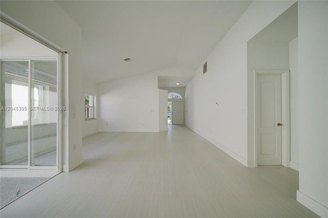 2924 NW 99th Place, Doral, FL 33172