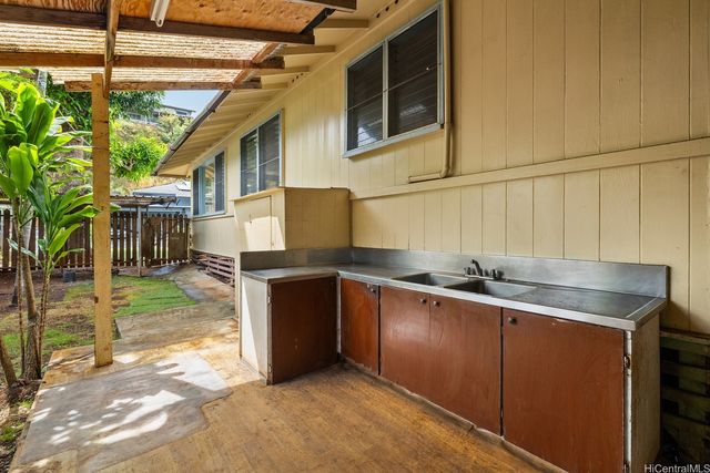 98-256 Hale Momi Place, Aiea, HI 96701