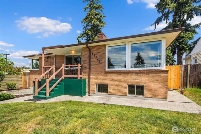 12742 Palatine Avenue N, Seattle, WA 98133