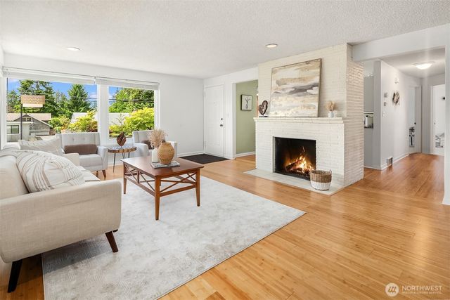 12742 Palatine Avenue N, Seattle, WA 98133