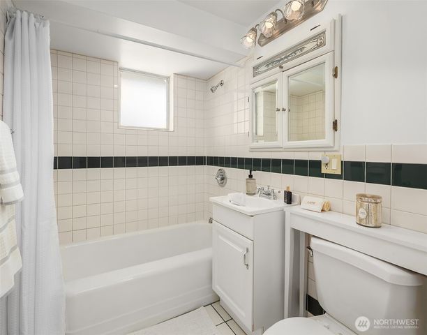 12742 Palatine Avenue N, Seattle, WA 98133