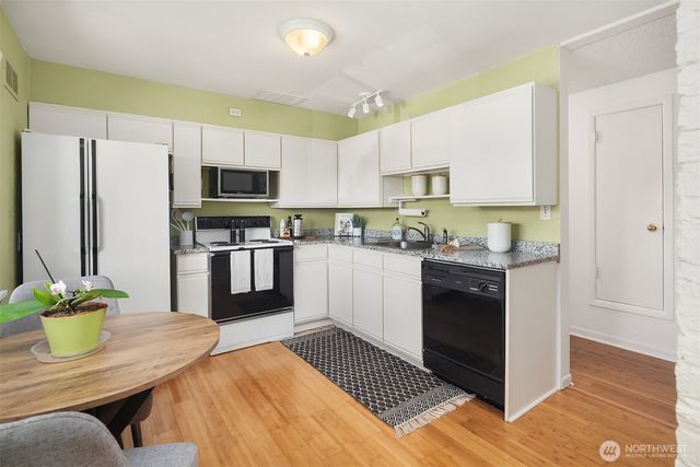 12742 Palatine Avenue N, Seattle, WA 98133