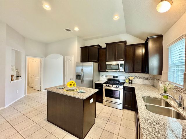 5018 Victory Shores Lane, Rosharon, TX 77583