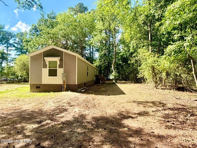 939 Galloway Road, Grimesland, NC 27837