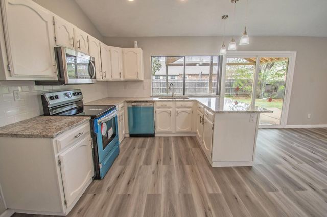 3825 Hackberry Lane, Bedford, TX 76021