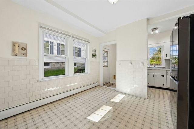 63 Park Terrace Rd, Worcester, MA 01604