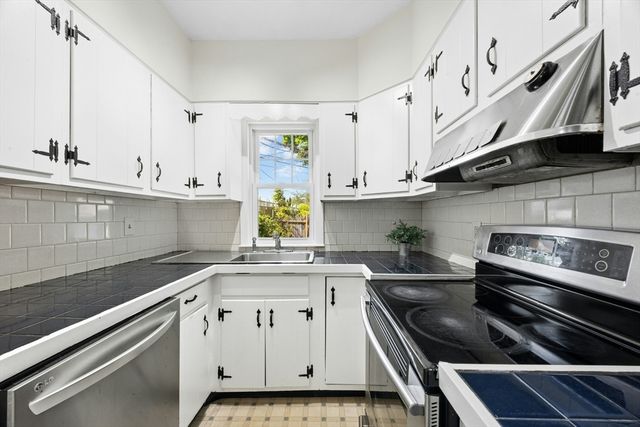 63 Park Terrace Rd, Worcester, MA 01604