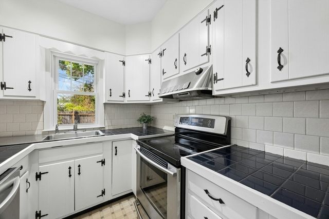 63 Park Terrace Rd, Worcester, MA 01604