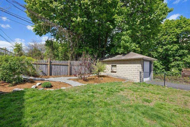 63 Park Terrace Rd, Worcester, MA 01604