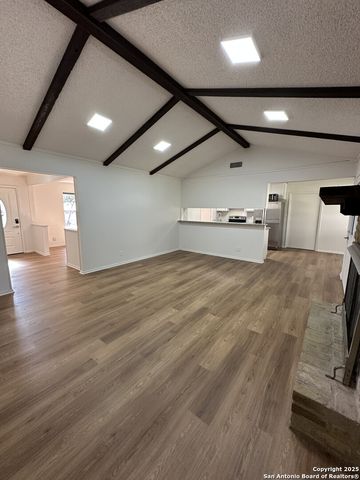 6127 Walking Gait, San Antonio, TX 78240