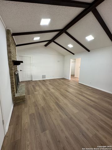 6127 Walking Gait, San Antonio, TX 78240