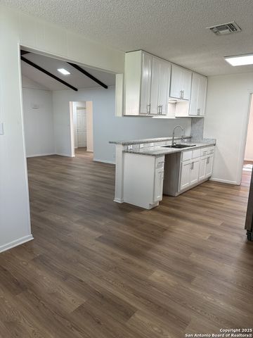 6127 Walking Gait, San Antonio, TX 78240