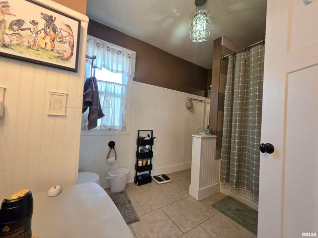 244 LAWNRIDGE Drive, Creve Coeur, IL 61610