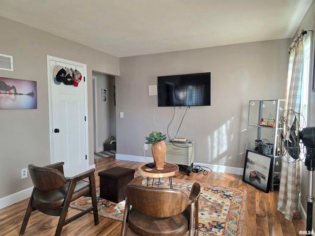 244 LAWNRIDGE Drive, Creve Coeur, IL 61610