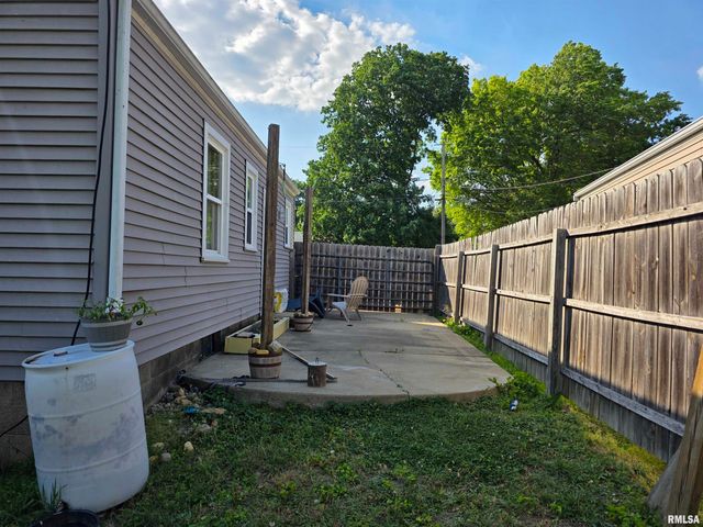 244 LAWNRIDGE Drive, Creve Coeur, IL 61610