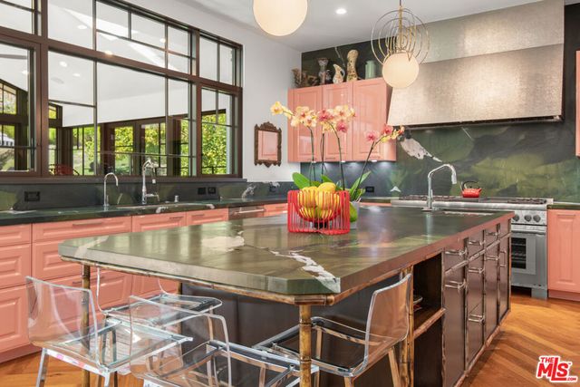 16001 Woodvale Road, Encino, CA 91436