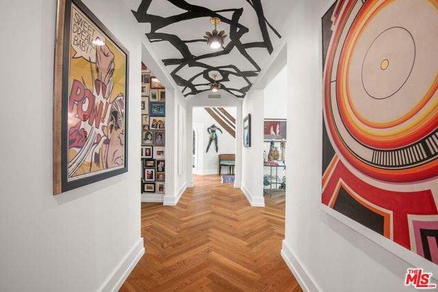 16001 Woodvale Road, Encino, CA 91436