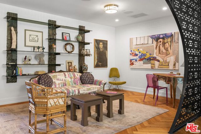 16001 Woodvale Road, Encino, CA 91436