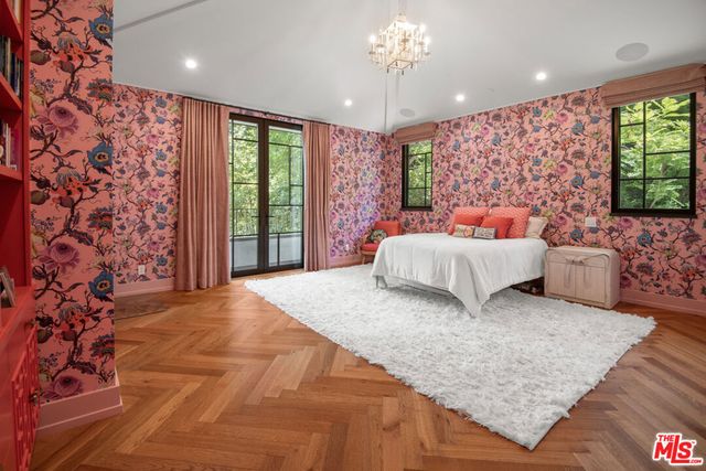 16001 Woodvale Road, Encino, CA 91436