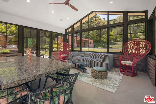 16001 Woodvale Road, Encino, CA 91436