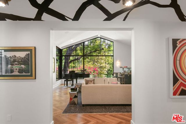 16001 Woodvale Road, Encino, CA 91436