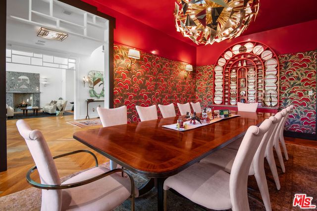 16001 Woodvale Road, Encino, CA 91436