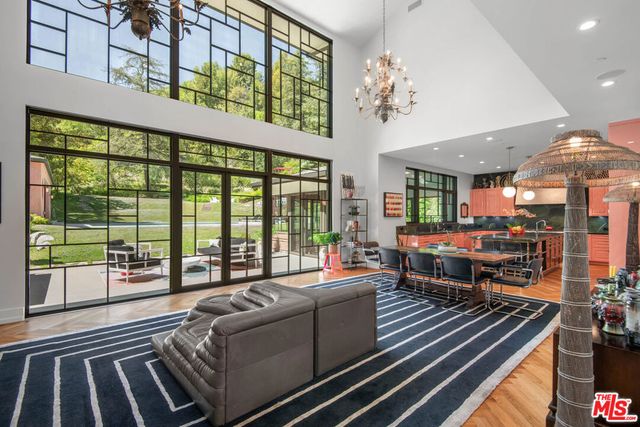 16001 Woodvale Road, Encino, CA 91436