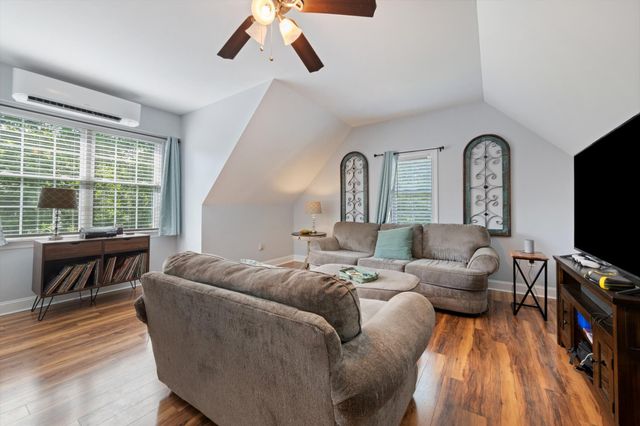 226 Walton Rd, Hampshire, TN 38461