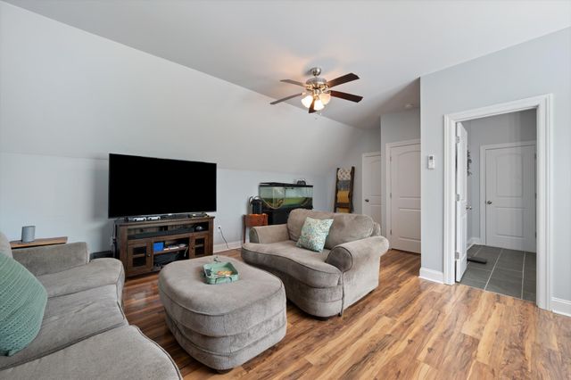 226 Walton Rd, Hampshire, TN 38461