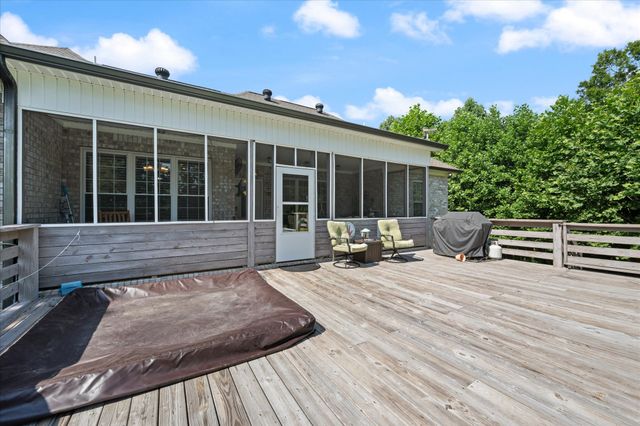 226 Walton Rd, Hampshire, TN 38461
