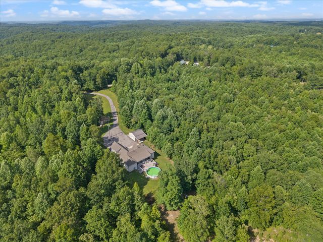 226 Walton Rd, Hampshire, TN 38461