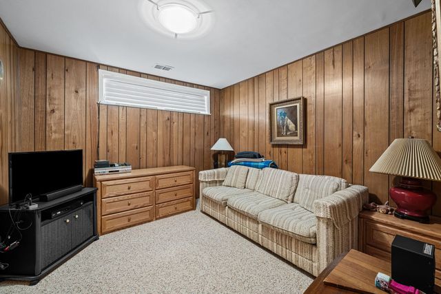 415 Clavey Lane, Highland Park, IL 60035