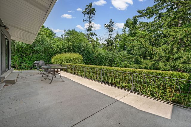 415 Clavey Lane, Highland Park, IL 60035