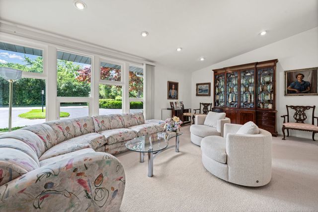 415 Clavey Lane, Highland Park, IL 60035