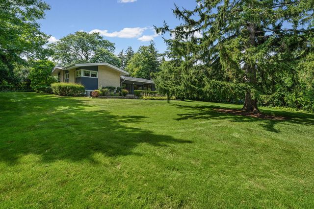 415 Clavey Lane, Highland Park, IL 60035