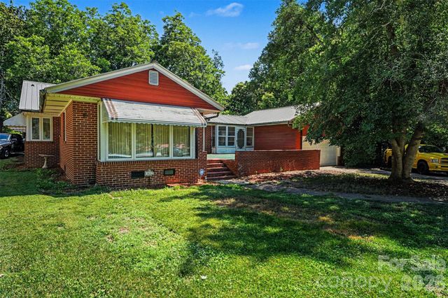 1612 Statesville Boulevard, Salisbury, NC 28144