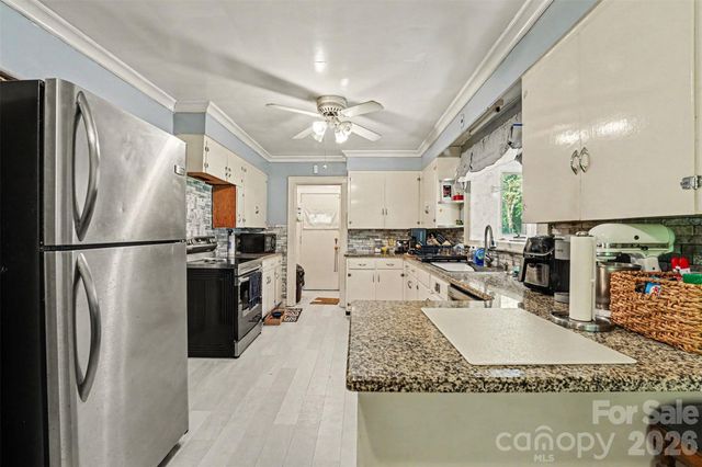 1612 Statesville Boulevard, Salisbury, NC 28144