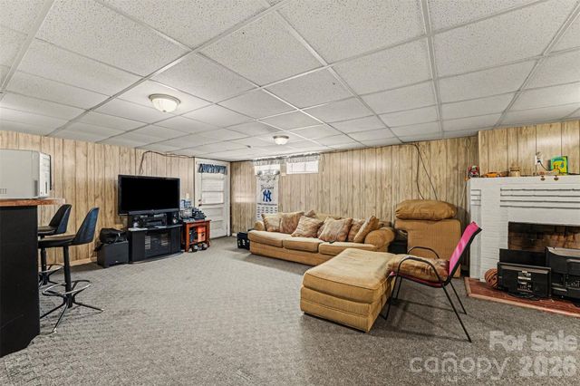 1612 Statesville Boulevard, Salisbury, NC 28144